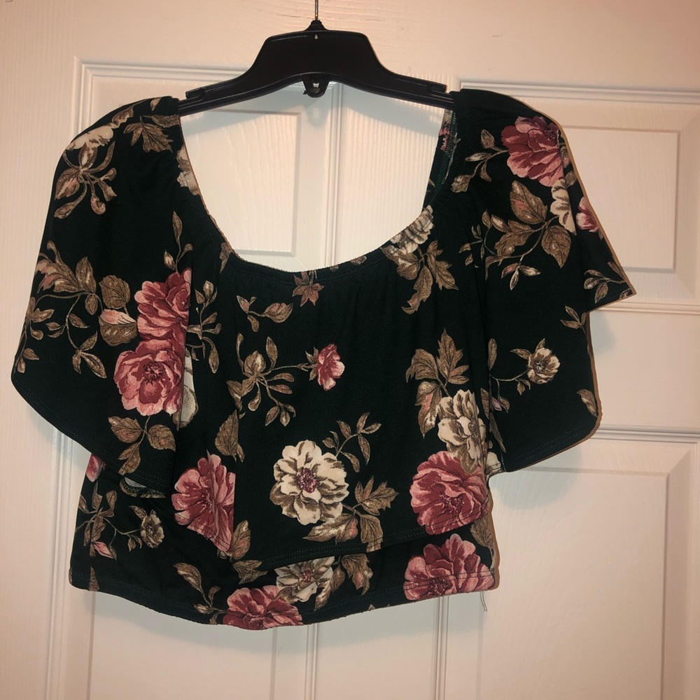 Clothing - Picture 7 of 8